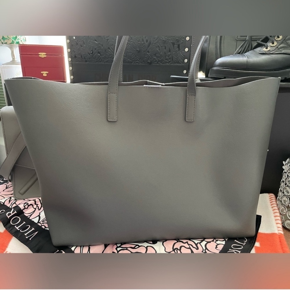 SAINT LAURENT SHOPPING TOTE STORM GRAY LEATHER🌟🤩 - Picture 3 of 15